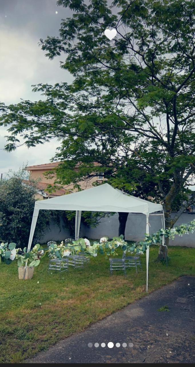Apartamento Pavillon Bon Enfant Saint-Priest  Exterior foto